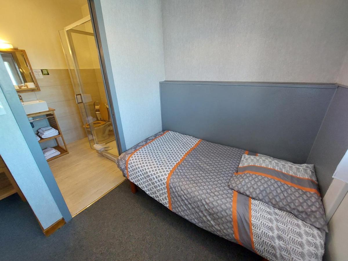L'Accent - Hotel 2 Etoiles Et Restaurant - Logis Hotels アスタフォール エクステリア 写真